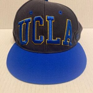 Zephyr Black and Green Embroidered Snapback Cap